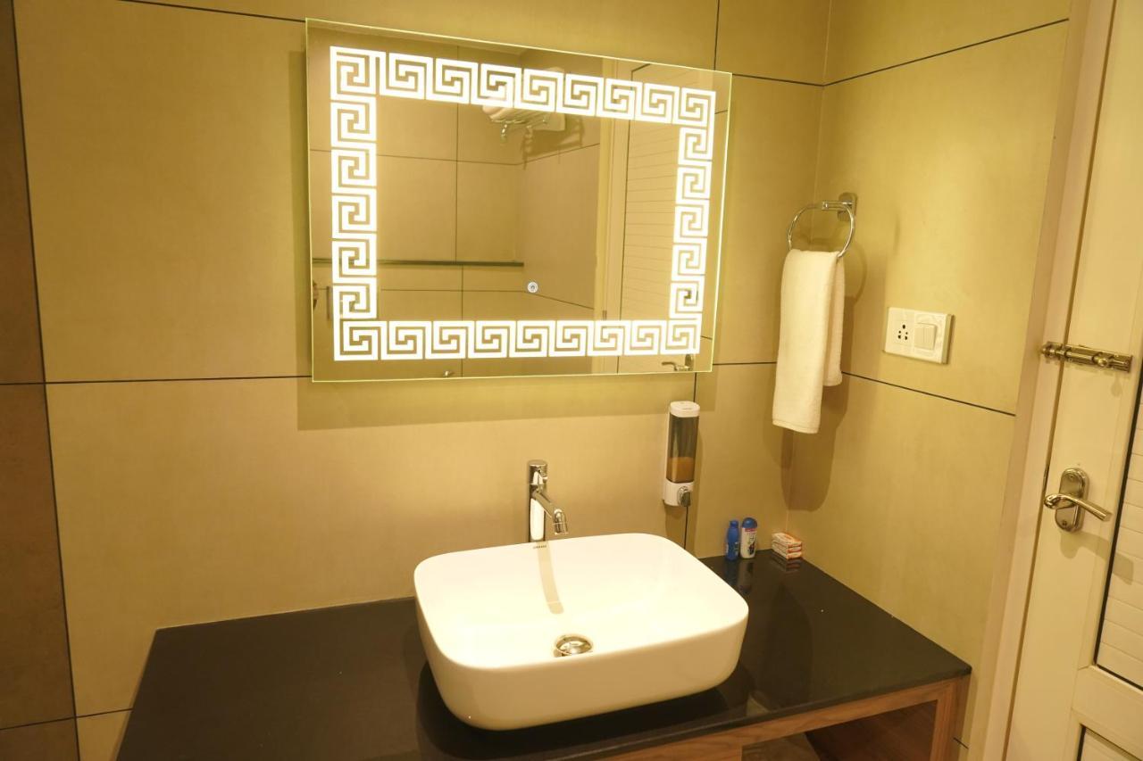 Hotel Bekal International Kasaragod Ngoại thất bức ảnh