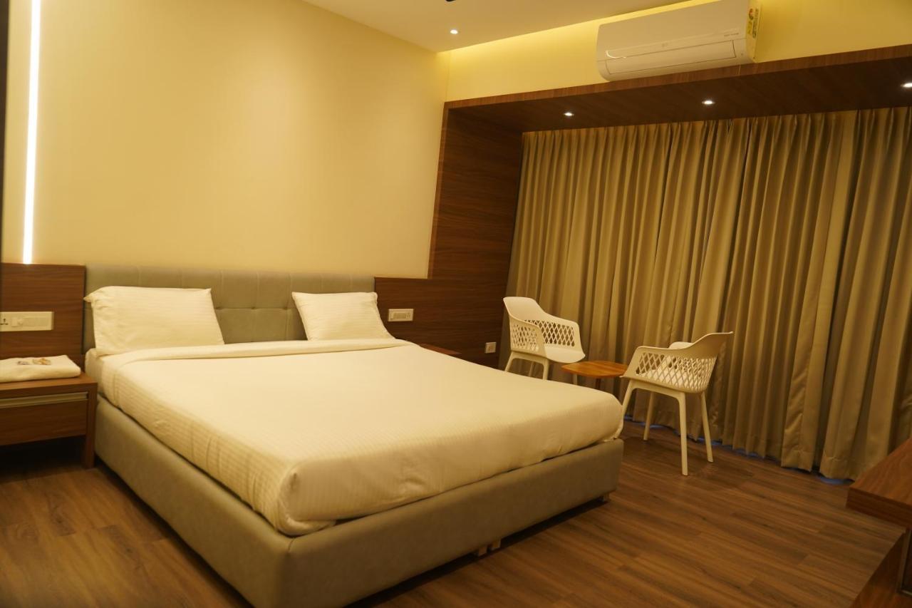 Hotel Bekal International Kasaragod Ngoại thất bức ảnh